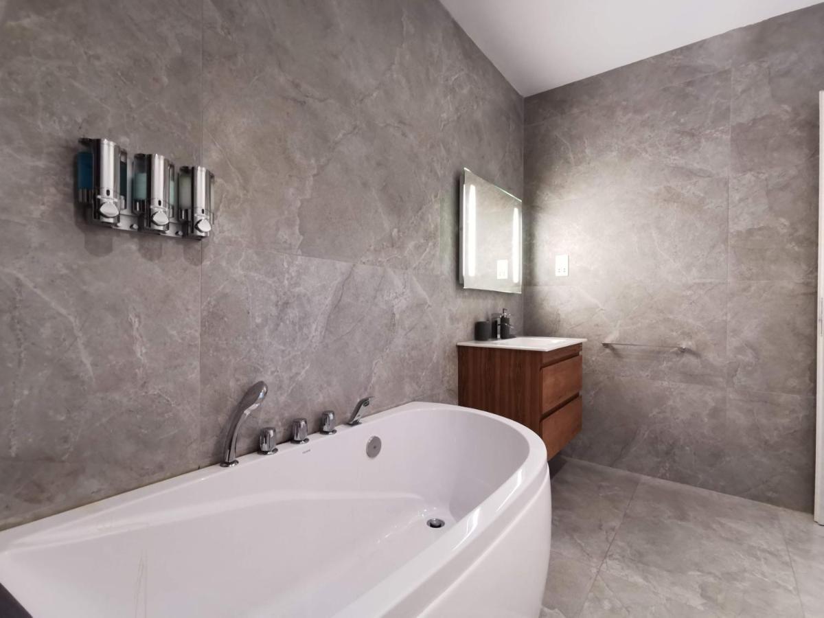 Duplex Maisonette With Heated P-Pool And Jacuzzi Saint Julian's Luaran gambar