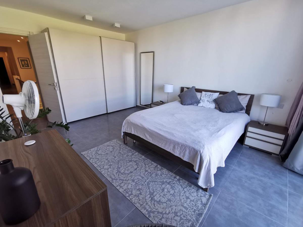 Duplex Maisonette With Heated P-Pool And Jacuzzi Saint Julian's Luaran gambar