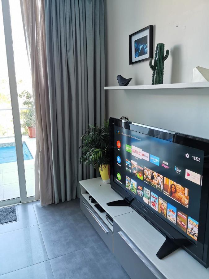 Duplex Maisonette With Heated P-Pool And Jacuzzi Saint Julian's Luaran gambar
